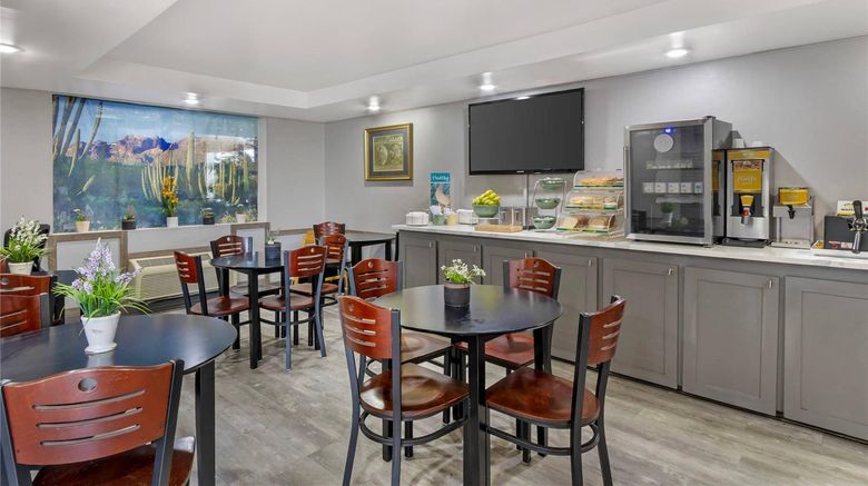 <b>Quality Inn Goose Creek Restaurant</b>. Images powered by <a href="https://iceportal.shijigroup.com/" title="IcePortal" target="_blank">IcePortal</a>.