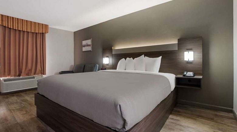 <b>Quality Inn Fort Jackson Room</b>. Images powered by <a href="https://iceportal.shijigroup.com/" title="IcePortal" target="_blank">IcePortal</a>.