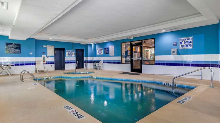 Comfort Suites Pool