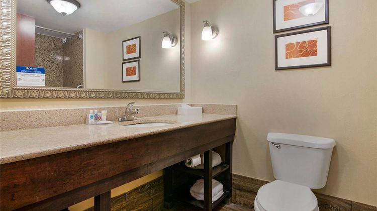 Comfort Suites Suite