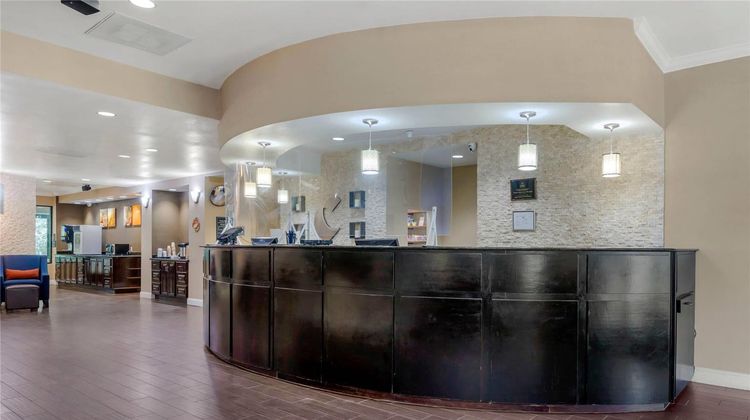 Comfort Suites Lobby