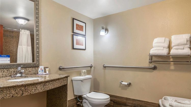 Comfort Suites Suite