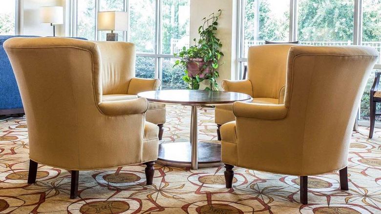 <b>Comfort Suites Lobby</b>. Images powered by <a href="https://iceportal.shijigroup.com/" title="IcePortal" target="_blank">IcePortal</a>.