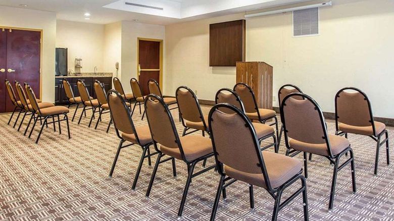 <b>Comfort Suites Meeting</b>. Images powered by <a href="https://iceportal.shijigroup.com/" title="IcePortal" target="_blank">IcePortal</a>.