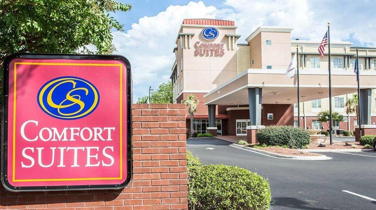 Comfort Suites Exterior