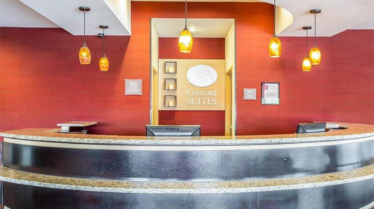 Comfort Suites Lobby