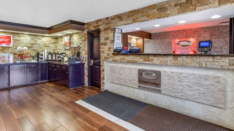 Econo Lodge Lobby