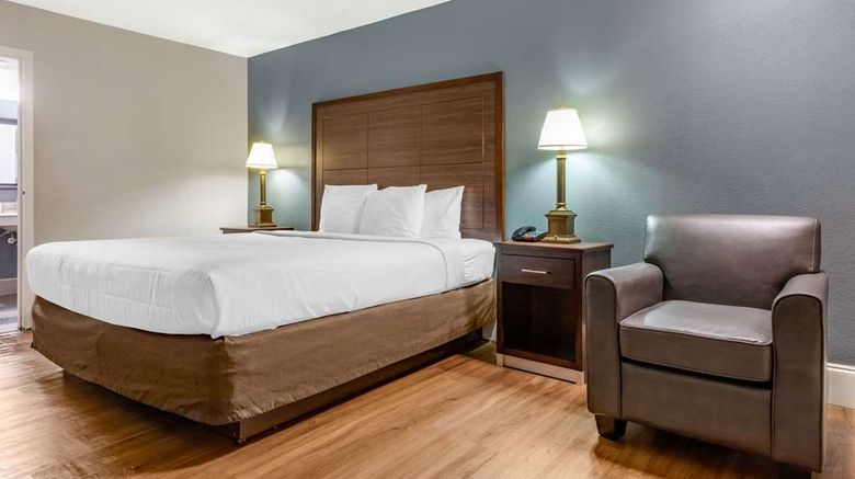 <b>Econo Lodge Room</b>. Images powered by <a href="https://iceportal.shijigroup.com/" title="IcePortal" target="_blank">IcePortal</a>.