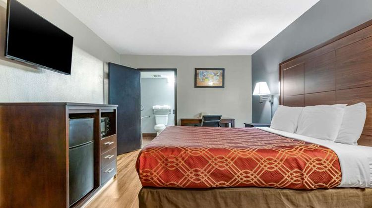 Econo Lodge Room