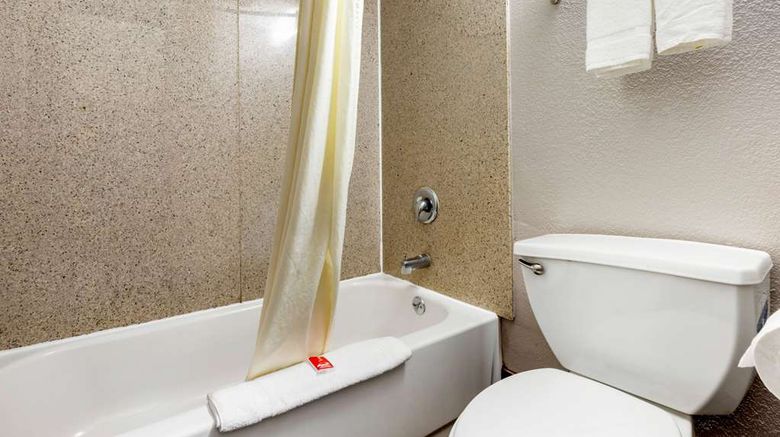 <b>Econo Lodge Room</b>. Images powered by <a href="https://iceportal.shijigroup.com/" title="IcePortal" target="_blank">IcePortal</a>.