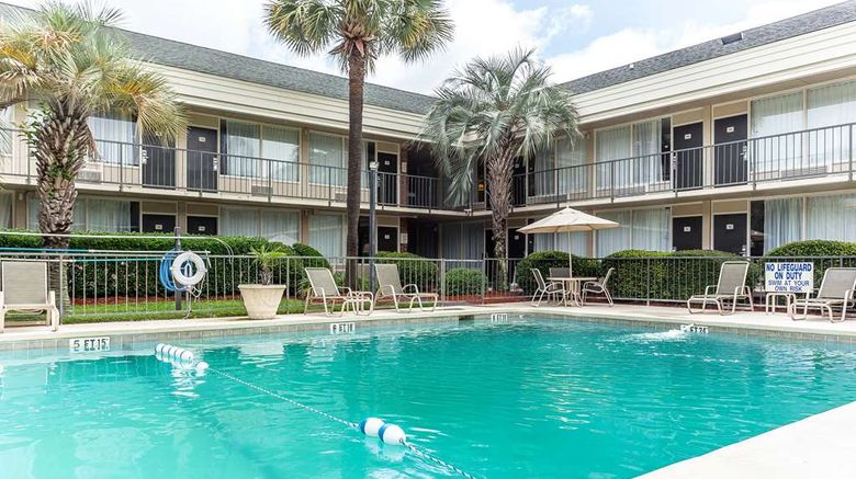 <b>Quality Inn and Suites Georgetown Pool</b>. Images powered by <a href="https://iceportal.shijigroup.com/" title="IcePortal" target="_blank">IcePortal</a>.