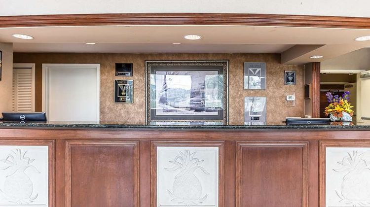 Quality Inn and Suites Georgetown Lobby