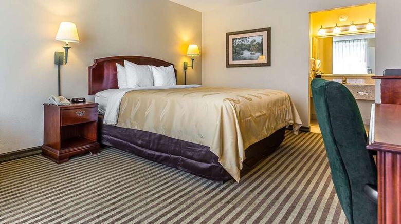 <b>Quality Inn and Suites Georgetown Room</b>. Images powered by <a href="https://iceportal.shijigroup.com/" title="IcePortal" target="_blank">IcePortal</a>.