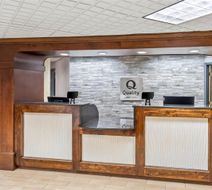 Quality Inn & Suites Civic Center Lobby