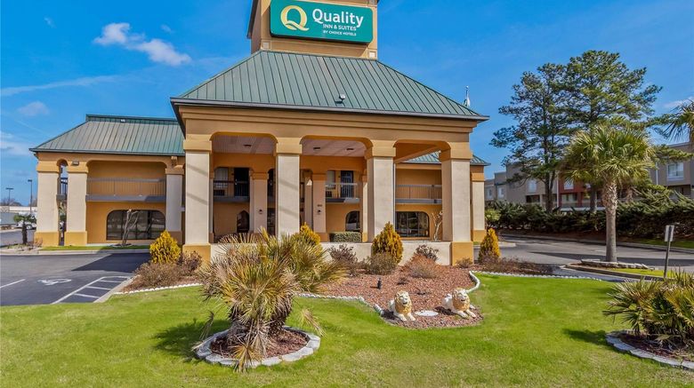 <b>Quality Inn & Suites Civic Center Exterior</b>. Images powered by <a href="https://iceportal.shijigroup.com/" title="IcePortal" target="_blank">IcePortal</a>.