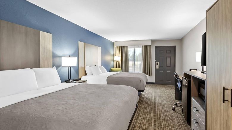 <b>Quality Inn & Suites Civic Center Room</b>. Images powered by <a href="https://iceportal.shijigroup.com/" title="IcePortal" target="_blank">IcePortal</a>.