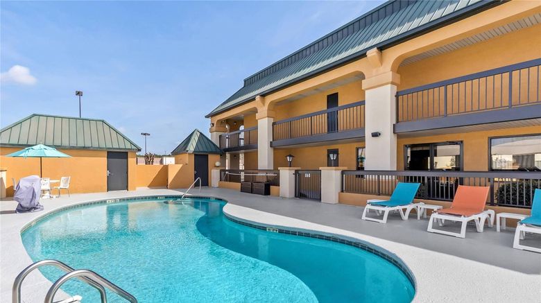 <b>Quality Inn & Suites Civic Center Pool</b>. Images powered by <a href="https://iceportal.shijigroup.com/" title="IcePortal" target="_blank">IcePortal</a>.