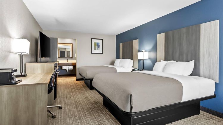 Quality Inn & Suites Civic Center Room