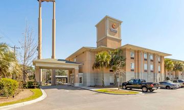Comfort Inn and Suites Airport