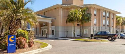 Comfort Inn and Suites Airport Exterior