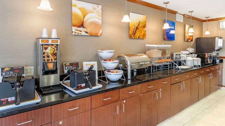 Comfort Inn and Suites Airport Restaurant