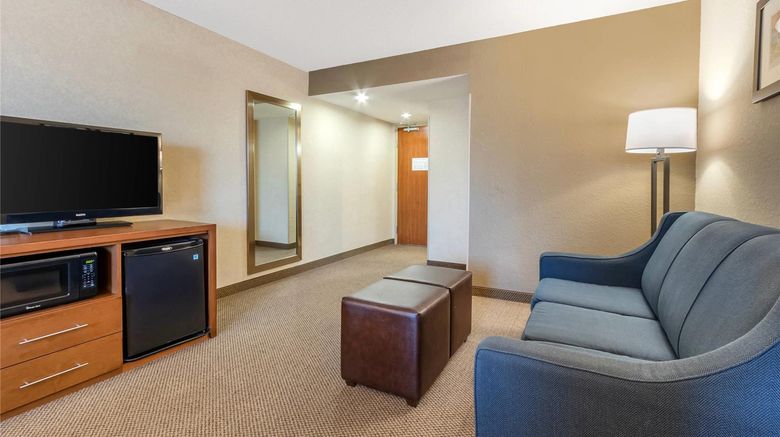 <b>Comfort Inn and Suites Airport Suite</b>. Images powered by <a href="https://iceportal.shijigroup.com/" title="IcePortal" target="_blank">IcePortal</a>.