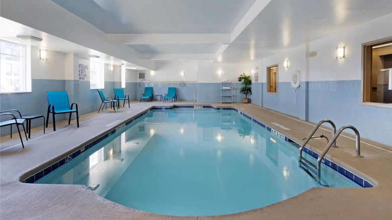 <b>Comfort Inn and Suites Airport Pool</b>. Images powered by <a href="https://iceportal.shijigroup.com/" title="IcePortal" target="_blank">IcePortal</a>.