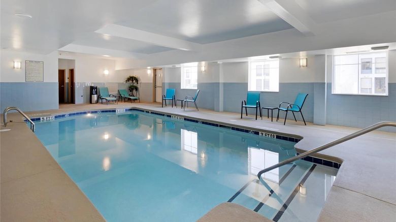 <b>Comfort Inn and Suites Airport Pool</b>. Images powered by <a href="https://iceportal.shijigroup.com/" title="IcePortal" target="_blank">IcePortal</a>.