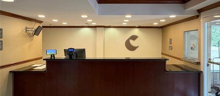 Comfort Inn and Suites Airport Lobby