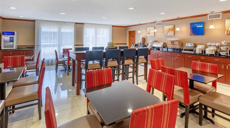 Comfort Inn and Suites Airport Restaurant