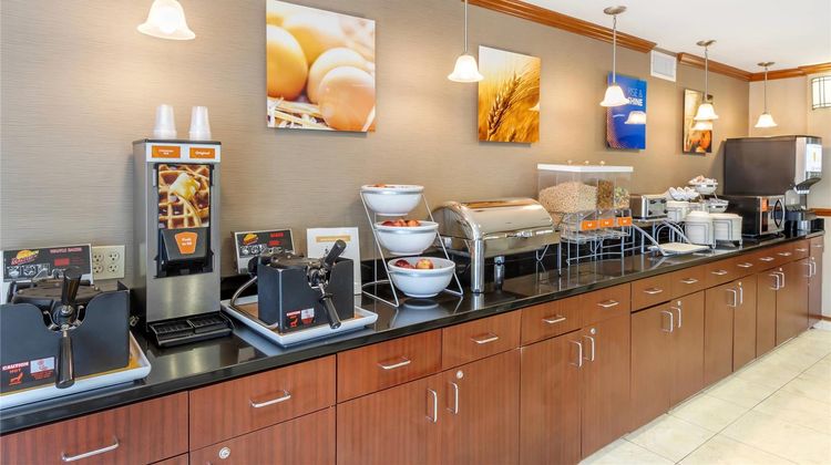 Comfort Inn and Suites Airport Restaurant