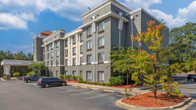 Comfort Suites Exterior