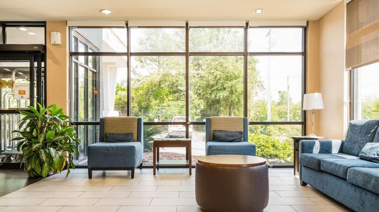 Comfort Suites Lobby