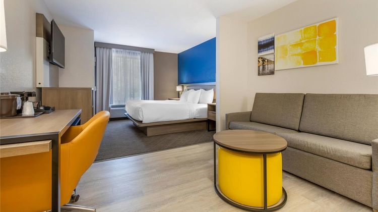 Comfort Suites Suite