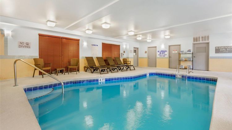 Comfort Suites Pool
