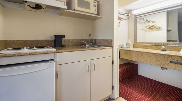 Suburban Studios Room