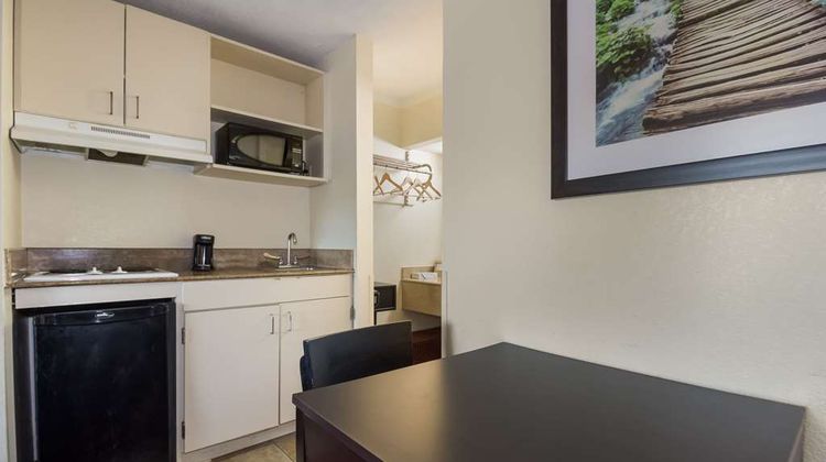 Suburban Studios Room