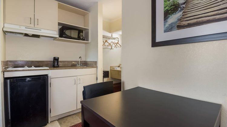 Suburban Studios Room