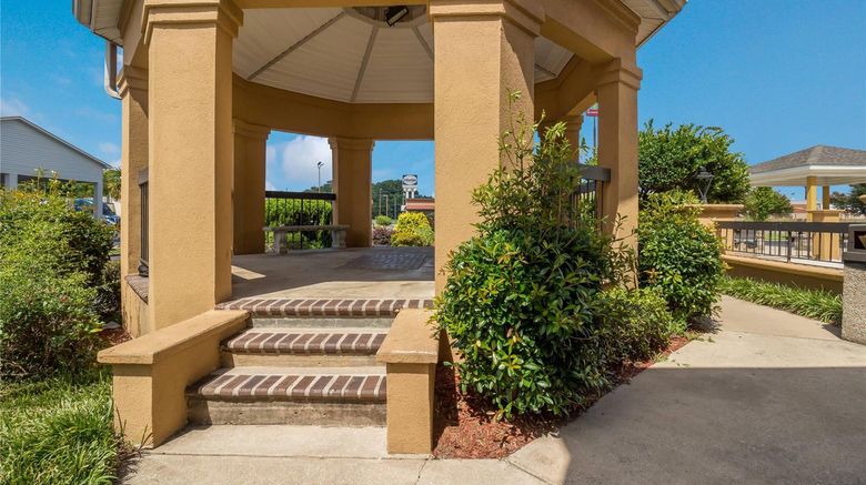 <b>Suburban Studios Exterior</b>. Images powered by <a href="https://iceportal.shijigroup.com/" title="IcePortal" target="_blank">IcePortal</a>.