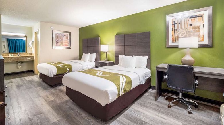 <b>Quality Inn Room</b>. Images powered by <a href="https://iceportal.shijigroup.com/" title="IcePortal" target="_blank">IcePortal</a>.