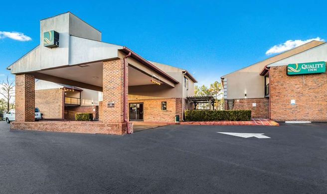 Quality Inn Exterior