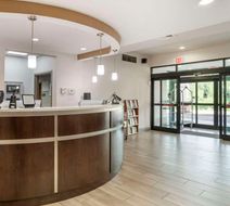 Comfort Suites at WestGate Mall Lobby