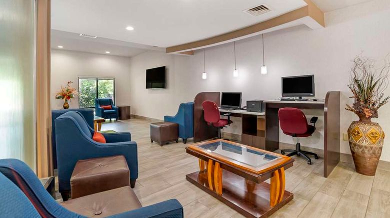 <b>Comfort Suites at WestGate Mall Lobby</b>. Images powered by <a href="https://iceportal.shijigroup.com/" title="IcePortal" target="_blank">IcePortal</a>.