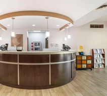 Comfort Suites at WestGate Mall Lobby