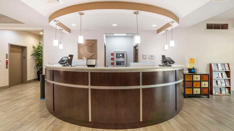 Comfort Suites at WestGate Mall Lobby