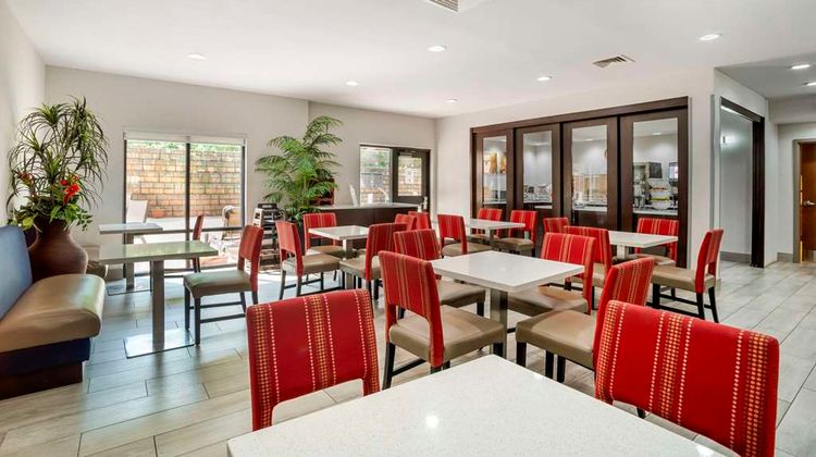 Comfort Suites at WestGate Mall Restaurant