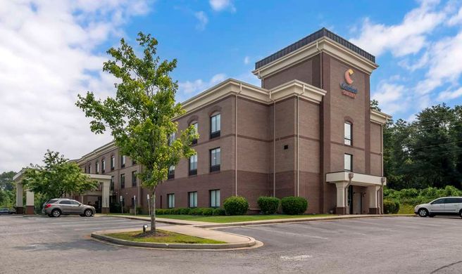 Comfort Suites at WestGate Mall Exterior