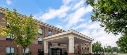 Comfort Suites at WestGate Mall Exterior