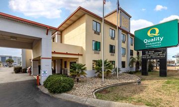 Quality Inn & Suites Ft Jackson Maingate