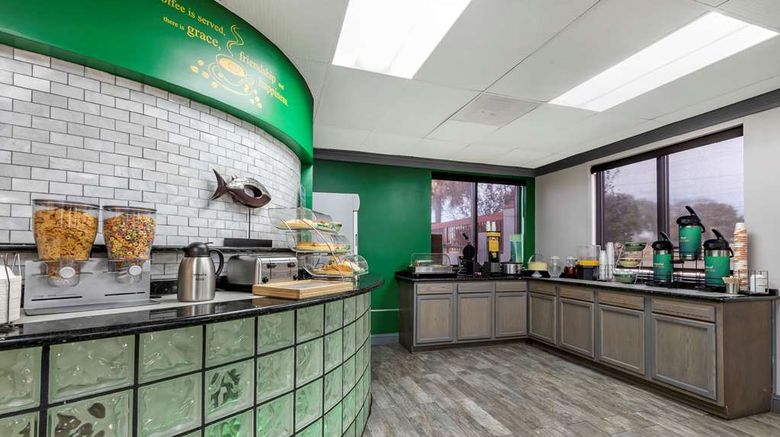<b>Quality Inn & Suites Ft Jackson Maingate Restaurant</b>. Images powered by <a href="https://iceportal.shijigroup.com/" title="IcePortal" target="_blank">IcePortal</a>.